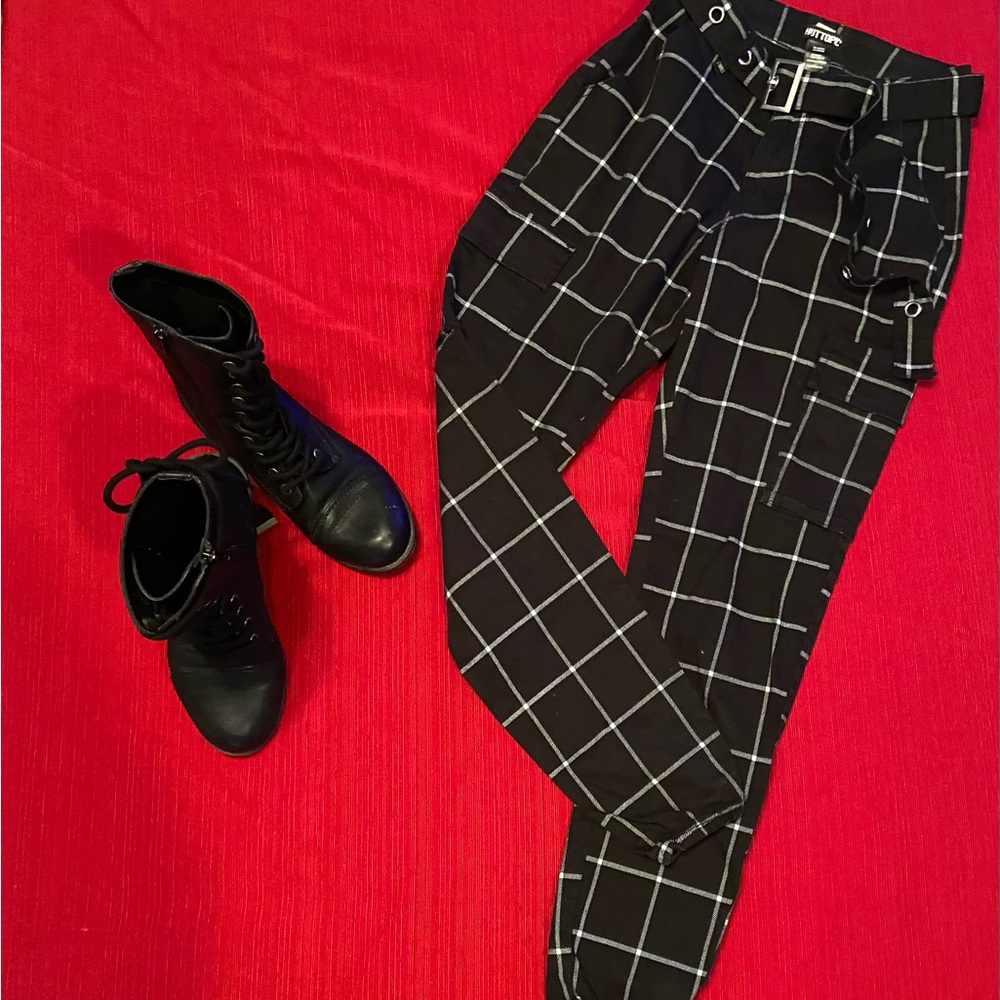 Hot Topic Cargo Pants - Picture 2 of 2